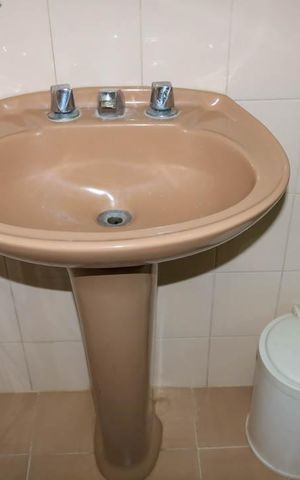Casa para alugar com 90m², 1 quarto e 2 vagas Casa para alugar com 90m², 1 quarto e 2 vagasBanheiro social