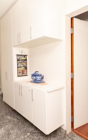 Apartamento à venda com 208m², 4 quartos e 4 vagas Apartamento à venda com 208m², 4 quartos e 4 vagasÁrea de Serviço