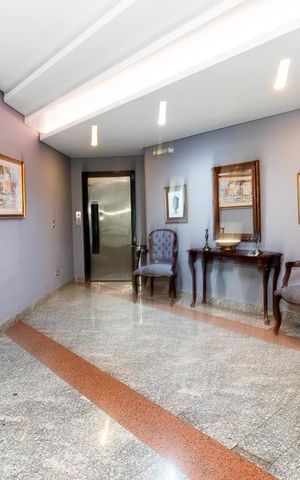 Apartamento à venda com 208m², 4 quartos e 4 vagas Apartamento à venda com 208m², 4 quartos e 4 vagasHall Social