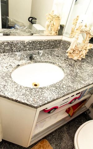 Apartamento à venda com 208m², 4 quartos e 4 vagas Apartamento à venda com 208m², 4 quartos e 4 vagasBanheiro da Suíte 2