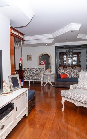 Apartamento à venda com 208m², 4 quartos e 4 vagas Apartamento à venda com 208m², 4 quartos e 4 vagasSala