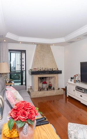 Apartamento à venda com 208m², 4 quartos e 4 vagas Apartamento à venda com 208m², 4 quartos e 4 vagasSala