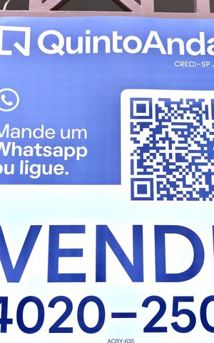 Casa à venda com 120m², 2 quartos e 1 vaga Casa à venda com 120m², 2 quartos e 1 vagaFachada