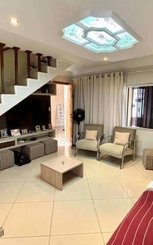 Casa à venda com 120m², 2 quartos e 1 vaga Casa à venda com 120m², 2 quartos e 1 vagaSala