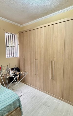 Casa à venda com 120m², 2 quartos e 1 vaga Casa à venda com 120m², 2 quartos e 1 vagaQuarto 4