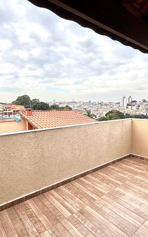 Casa à venda com 120m², 2 quartos e 1 vaga Casa à venda com 120m², 2 quartos e 1 vagaVaranda