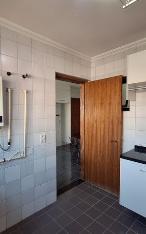 Apartamento à venda com 156m², 3 quartos e 2 vagas Apartamento à venda com 156m², 3 quartos e 2 vagasÁrea de Serviço