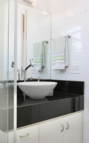 Apartamento à venda com 70m², 2 quartos e 1 vaga Apartamento à venda com 70m², 2 quartos e 1 vagaBanheiro Social