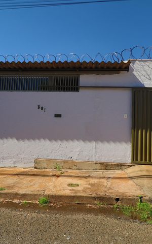 Casa para alugar com 120m², 3 quartos e 3 vagasFachada