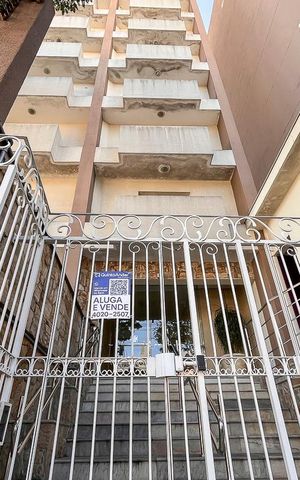 Apartamento à venda com 160m², 3 quartos e 2 vagasFachada + plaquinha