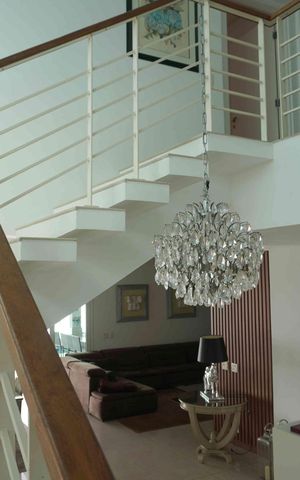 Casa de condomínio à venda com 350m², 3 quartos e 6 vagasPiso Superior