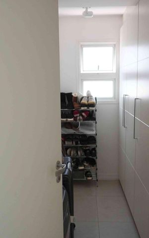 Casa de condomínio à venda com 350m², 3 quartos e 6 vagasBanheiro
