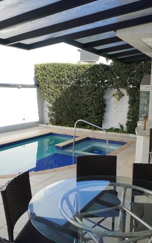 Casa de condomínio à venda com 350m², 3 quartos e 6 vagasÁrea gourmet