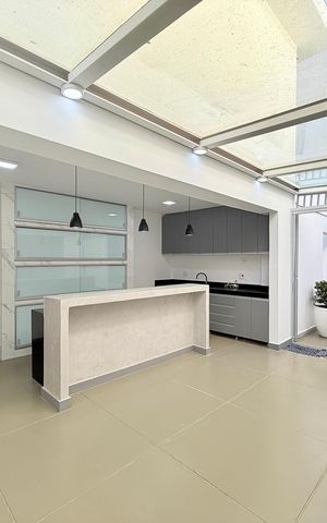 Casa para alugar com 263m², 4 quartos e 2 vagas Casa para alugar com 263m², 4 quartos e 2 vagasCopa