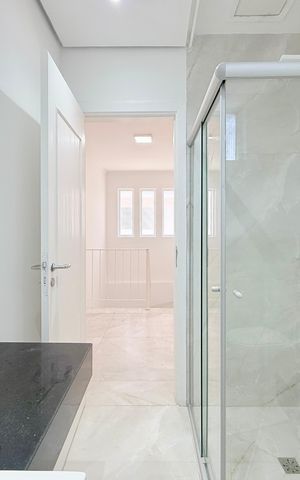 Casa para alugar com 263m², 4 quartos e 2 vagas Casa para alugar com 263m², 4 quartos e 2 vagasBanheiro Social