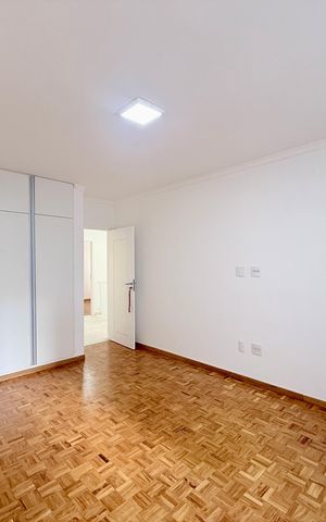 Casa para alugar com 263m², 4 quartos e 2 vagas Casa para alugar com 263m², 4 quartos e 2 vagasQuarto 4