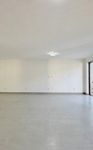Casa para alugar com 263m², 4 quartos e 2 vagas Casa para alugar com 263m², 4 quartos e 2 vagasSala