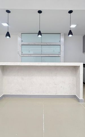 Casa para alugar com 263m², 4 quartos e 2 vagas Casa para alugar com 263m², 4 quartos e 2 vagasCozinha