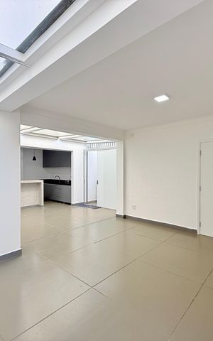 Casa para alugar com 263m², 4 quartos e 2 vagas Casa para alugar com 263m², 4 quartos e 2 vagasCopa