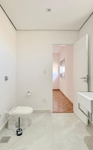 Casa para alugar com 263m², 4 quartos e 2 vagas Casa para alugar com 263m², 4 quartos e 2 vagasBanheiro Suíte