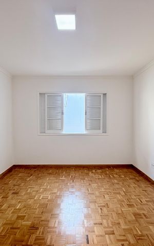 Casa para alugar com 263m², 4 quartos e 2 vagas Casa para alugar com 263m², 4 quartos e 2 vagasQuarto 4
