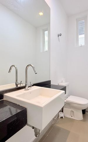 Casa para alugar com 263m², 4 quartos e 2 vagas Casa para alugar com 263m², 4 quartos e 2 vagasLavabo