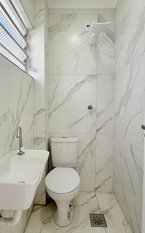 Casa para alugar com 263m², 4 quartos e 2 vagas Casa para alugar com 263m², 4 quartos e 2 vagasBanheiro de Serviço