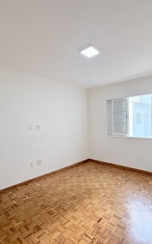 Casa para alugar com 263m², 4 quartos e 2 vagas Casa para alugar com 263m², 4 quartos e 2 vagasQuarto 4