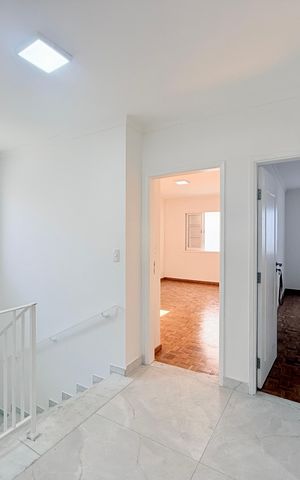 Casa para alugar com 263m², 4 quartos e 2 vagas Casa para alugar com 263m², 4 quartos e 2 vagasCorredor Quartos