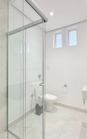 Casa para alugar com 263m², 4 quartos e 2 vagas Casa para alugar com 263m², 4 quartos e 2 vagasBanheiro Social