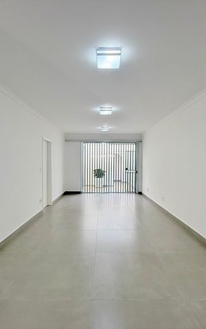Casa para alugar com 263m², 4 quartos e 2 vagas Casa para alugar com 263m², 4 quartos e 2 vagasSala