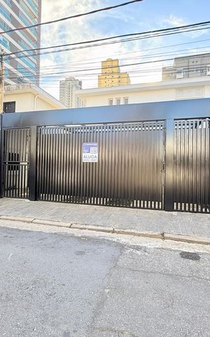 Casa para alugar com 263m², 4 quartos e 2 vagas Casa para alugar com 263m², 4 quartos e 2 vagasFachada