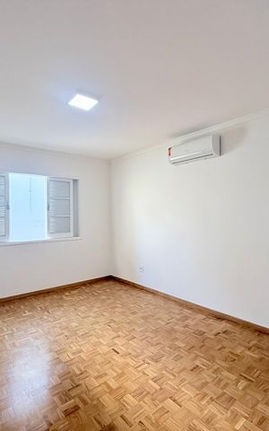 Casa para alugar com 263m², 4 quartos e 2 vagas Casa para alugar com 263m², 4 quartos e 2 vagasQuarto 4
