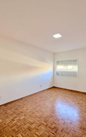 Casa para alugar com 263m², 4 quartos e 2 vagas Casa para alugar com 263m², 4 quartos e 2 vagasSuíte