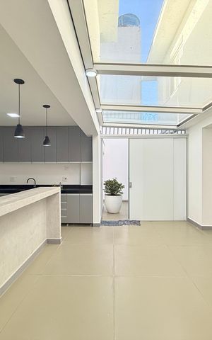 Casa para alugar com 263m², 4 quartos e 2 vagas Casa para alugar com 263m², 4 quartos e 2 vagasCopa