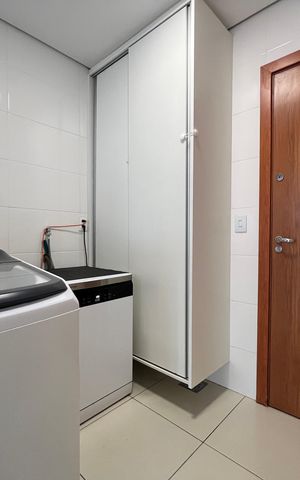 Apartamento à venda com 220m², 3 quartos e 2 vagas Apartamento à venda com 220m², 3 quartos e 2 vagasÁrea de Serviço