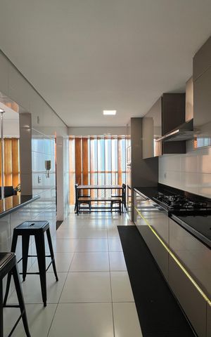 Apartamento à venda com 220m², 3 quartos e 2 vagas Apartamento à venda com 220m², 3 quartos e 2 vagasCozinha