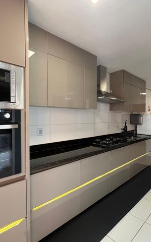 Apartamento à venda com 220m², 3 quartos e 2 vagas Apartamento à venda com 220m², 3 quartos e 2 vagasCozinha
