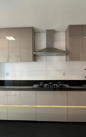 Apartamento à venda com 220m², 3 quartos e 2 vagas Apartamento à venda com 220m², 3 quartos e 2 vagasCozinha - Armários