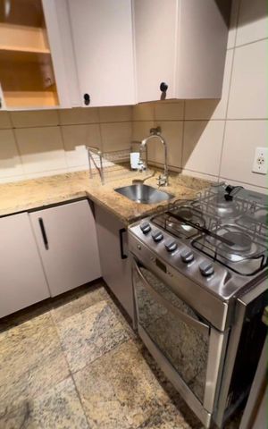 Apartamento à venda com 70m², 1 quarto e 2 vagas Apartamento à venda com 70m², 1 quarto e 2 vagasCozinha