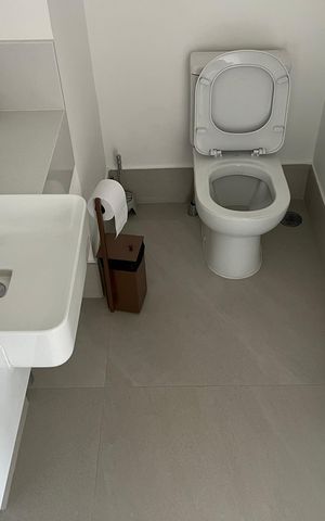 Apartamento à venda com 182m², 3 quartos e 3 vagas Apartamento à venda com 182m², 3 quartos e 3 vagasBanheiro 4