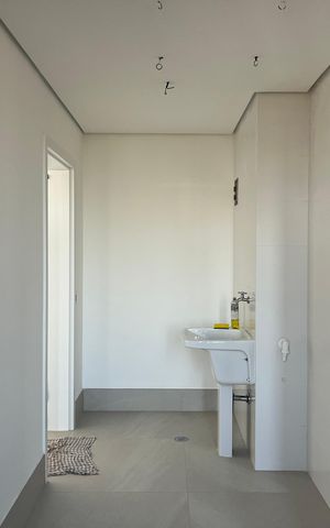 Apartamento à venda com 182m², 3 quartos e 3 vagas Apartamento à venda com 182m², 3 quartos e 3 vagasÁrea de Serviço