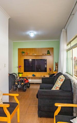Casa à venda com 116m², 3 quartos e 3 vagas Casa à venda com 116m², 3 quartos e 3 vagasSala