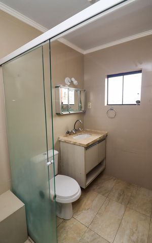 Casa à venda com 210m², 5 quartos e 2 vagas Casa à venda com 210m², 5 quartos e 2 vagasBanheiro da Suíte