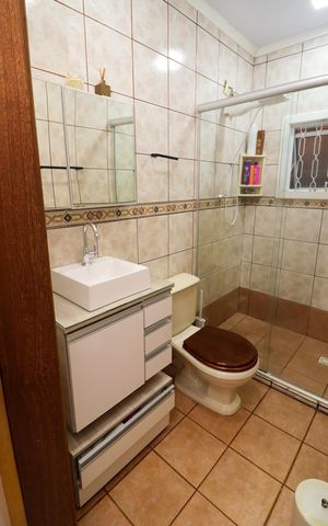 Casa à venda com 210m², 5 quartos e 2 vagas Casa à venda com 210m², 5 quartos e 2 vagasBanheiro 1
