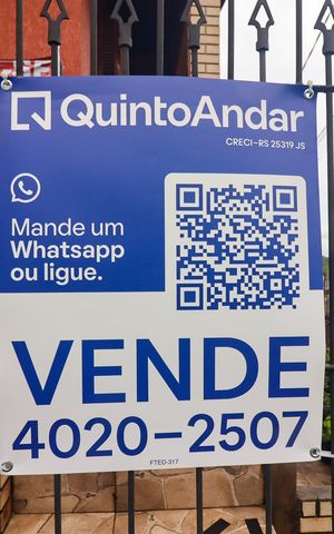 Casa à venda com 210m², 5 quartos e 2 vagas Casa à venda com 210m², 5 quartos e 2 vagasPlaca