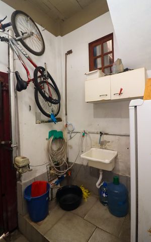 Casa à venda com 210m², 5 quartos e 2 vagas Casa à venda com 210m², 5 quartos e 2 vagasÁrea de Serviço