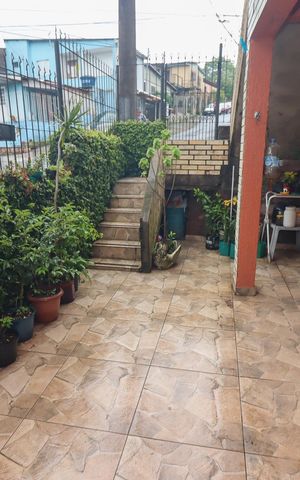 Casa à venda com 210m², 5 quartos e 2 vagas Casa à venda com 210m², 5 quartos e 2 vagasQuintal