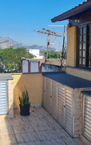 Apartamento à venda com 130m², 2 quartos e sem vaga Apartamento à venda com 130m², 2 quartos e sem vagaÁrea de serviço