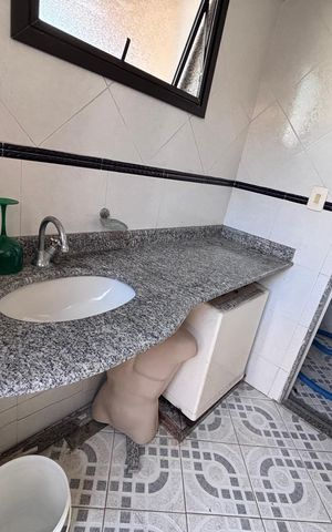 Apartamento à venda com 217m², 5 quartos e 4 vagas Apartamento à venda com 217m², 5 quartos e 4 vagasCobertura